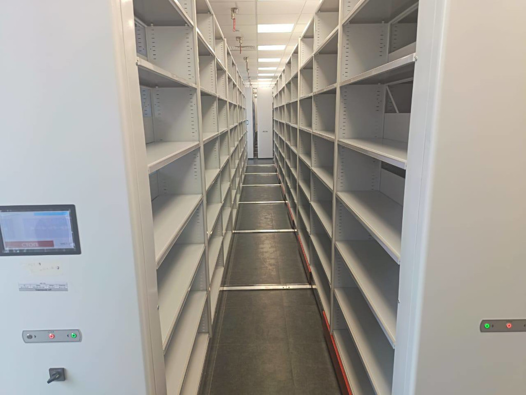 Передвижные стеллажи с электроприводом