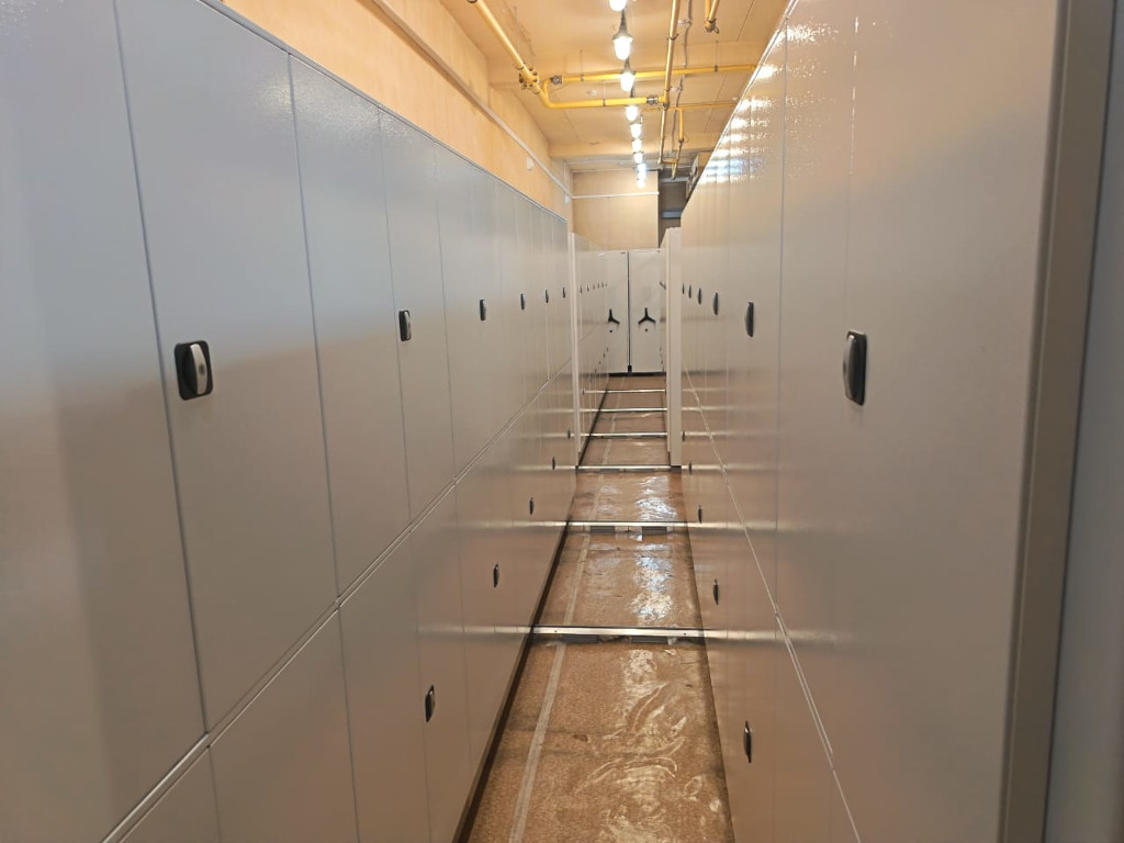 Закрывающиеся мобильные стеллажи